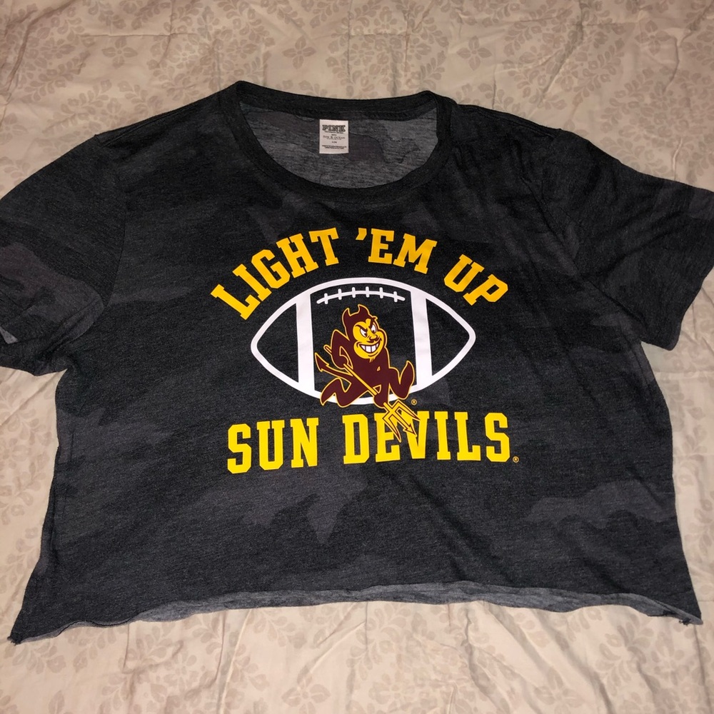 Victoria’s Secret pink cropped campus T-shirt